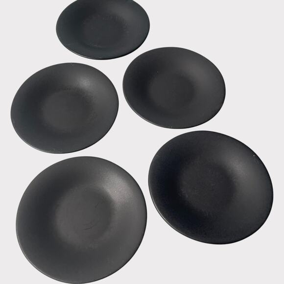 Pottery Barn Ellipse Saucer Dishes Set of 5 Black Made in Japan Stoneware 6" - Picture 6 of 10